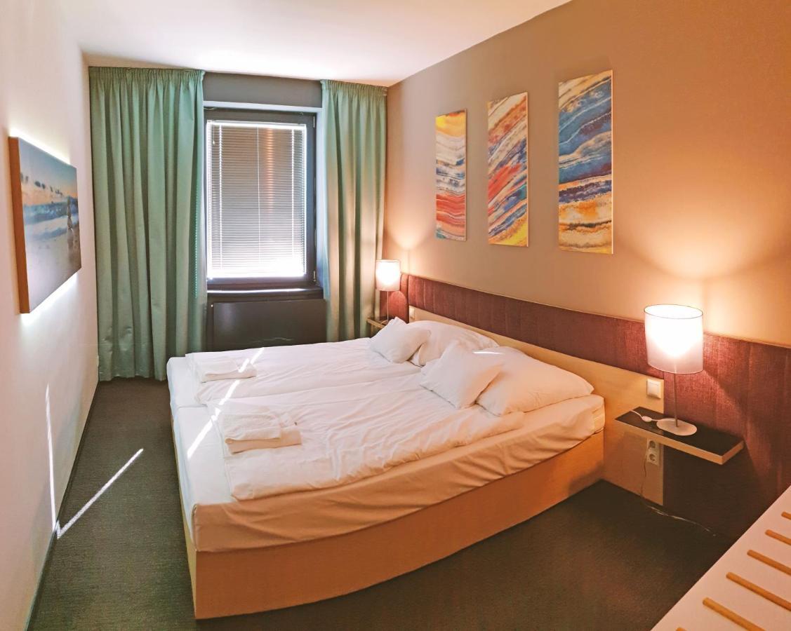 Orion Apartman ชาร์วาร์ ภายนอก รูปภาพ